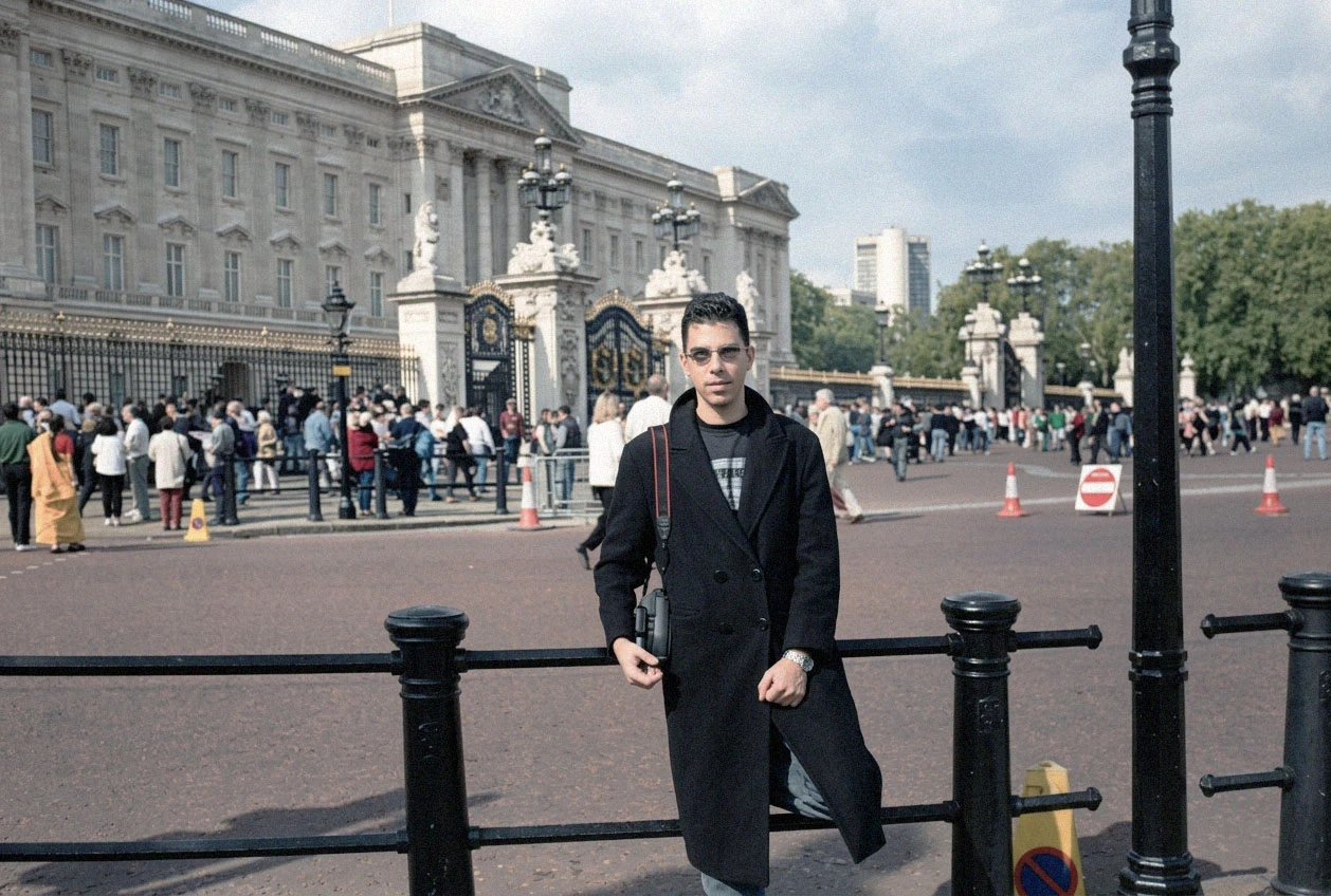 Em Londres na frente do Palacio de Buckingham em 1997